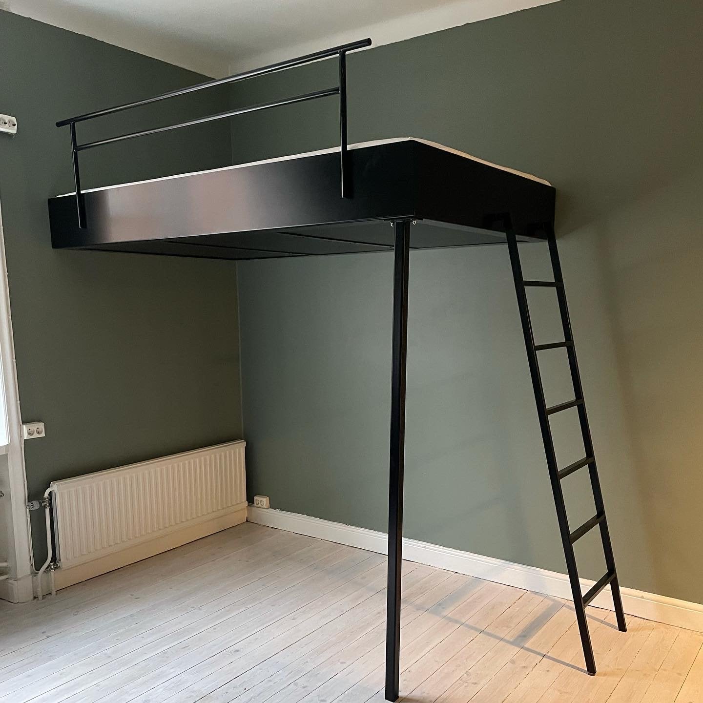 Loftsäng 120x200 vuxen